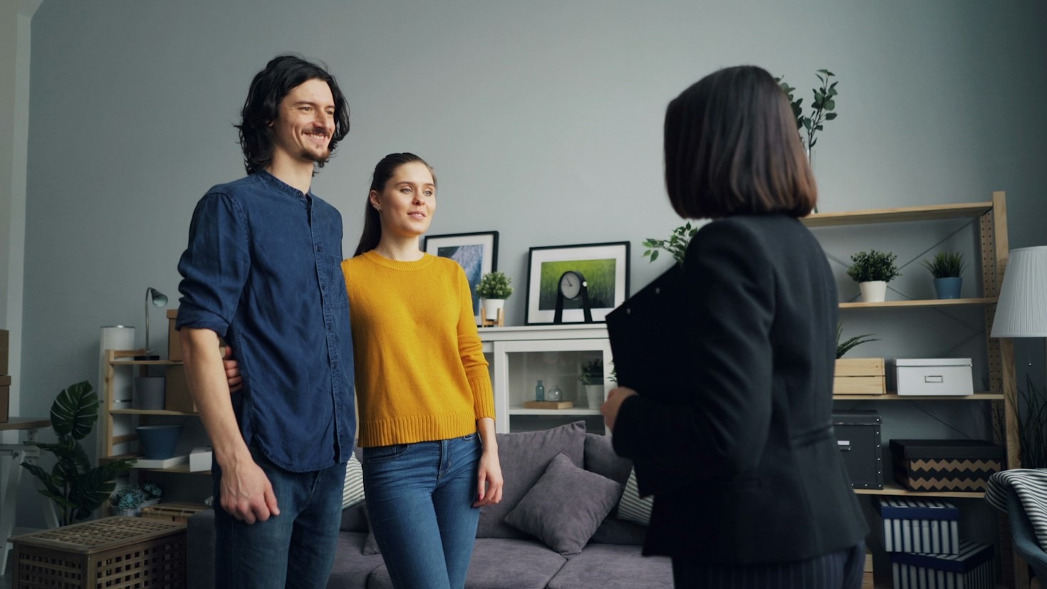 Investing in Off-Plan vs. Ready Properties: What You Need to Know